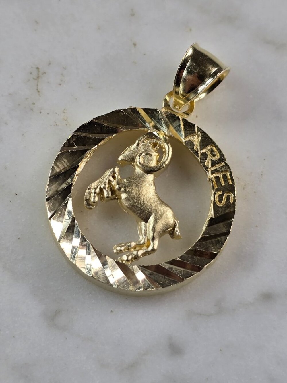 Womens Vintage Estate Gold Tone Zodiac Aries Pendant E2374